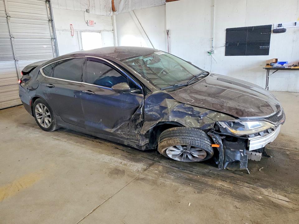 53523196 :رقم المزاد ، 1C3CCCCG4FN522385 vin ، 2015 Chrysler 200 مزاد بيع