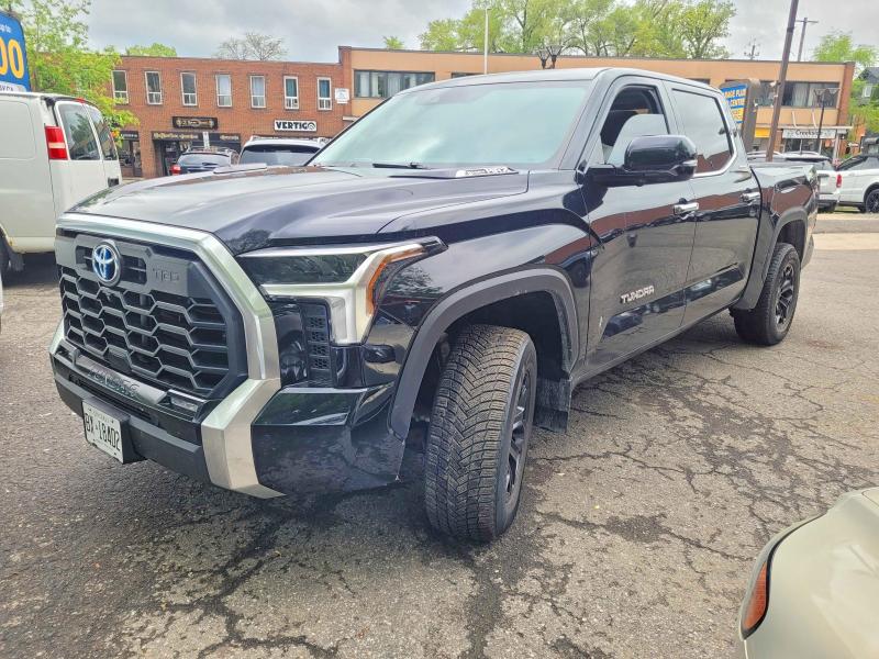 55111256 :رقم المزاد ، 5TFJC5DB3NX008452 vin ، 2022 Toyota Tundra مزاد بيع