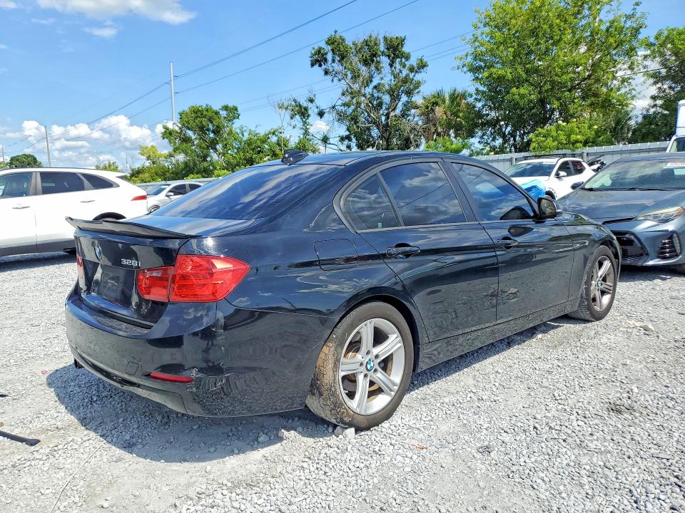 54818756 :رقم المزاد ، WBA3A5G59DNP22419 vin ، 2013 Bmw 328 مزاد بيع