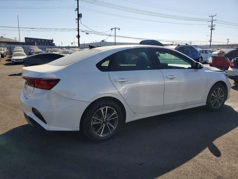 52931446 :رقم المزاد ، 3KPF24AD6RE725460 vin ، 2024 Kia Forte مزاد بيع