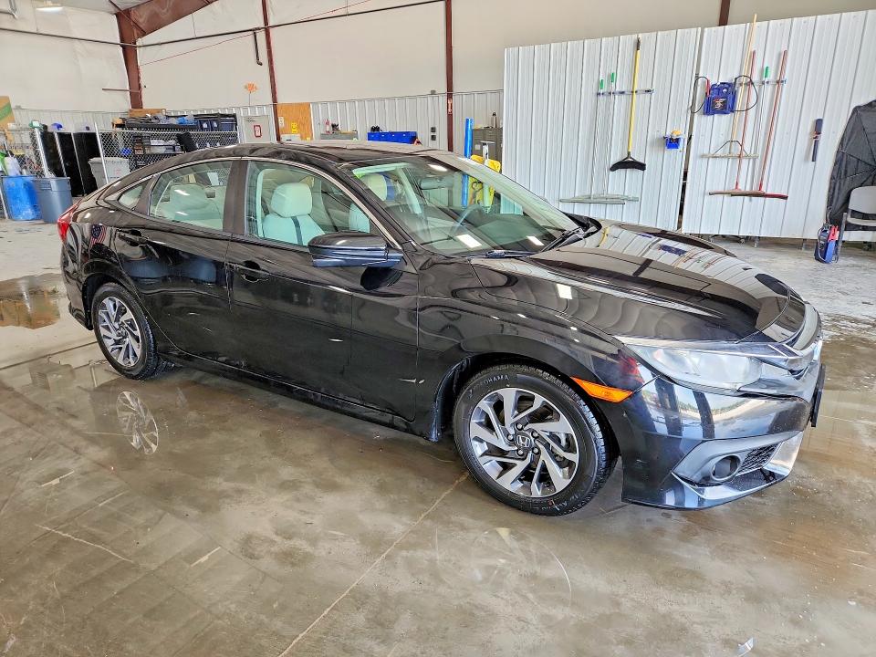 Aukcja sprzedaży 2018 Honda Civic, vin: 2HGFC2F88JH533383, numer aukcji: 52752866