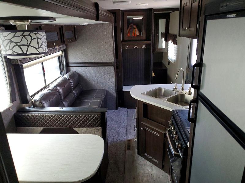 52375686 :رقم المزاد ، 5SFPB3122KE402163 vin ، 2019 Heartland Rv Pioneer Bh270 مزاد بيع