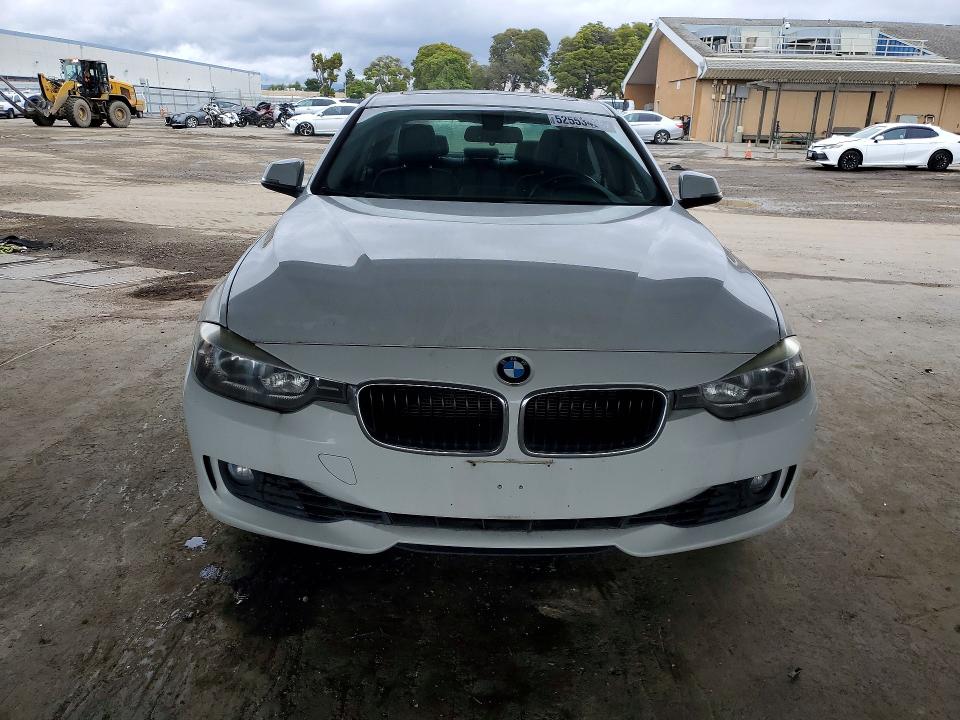 2013 Bmw 328 მანქანა იყიდება აუქციონზე, vin: WBA3C1G54DNR46880, აუქციონის ნომერი: 52553406