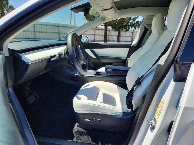 52932376 :رقم المزاد ، 5YJYGAEE7MF273940 vin ، 2021 Tesla Model Y مزاد بيع