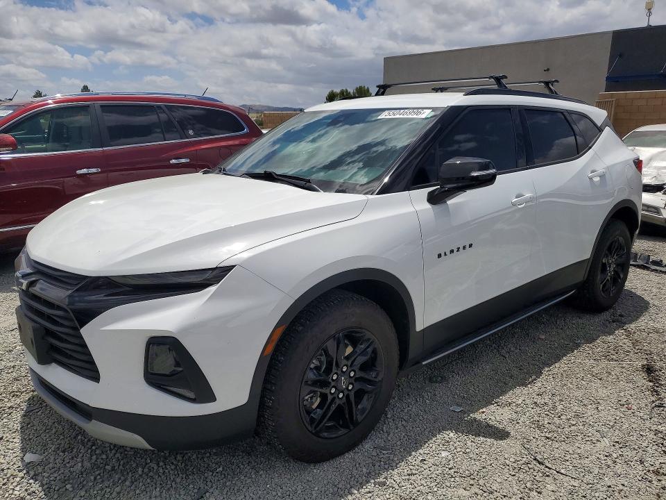 55046996 :رقم المزاد ، 3GNKBHR44NS145539 vin ، 2022 Chevrolet Blazer مزاد بيع