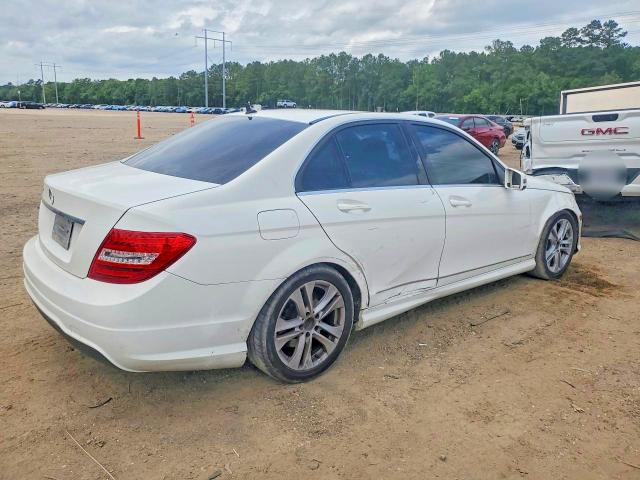 Продаж на аукціоні авто 2014 Mercedes-benz C, vin: WDDGF4HB0EG206823, номер лоту: 52289936