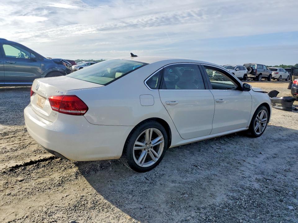 55097846 :رقم المزاد ، 1VWBS7A38EC100824 vin ، 2014 Volkswagen Passat مزاد بيع