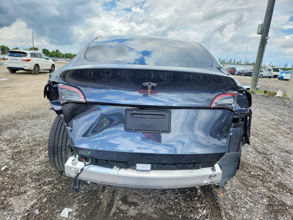 2024 Tesla Model Y მანქანა იყიდება აუქციონზე, vin: 7SAYGDED7RA329696, აუქციონის ნომერი: 55338756