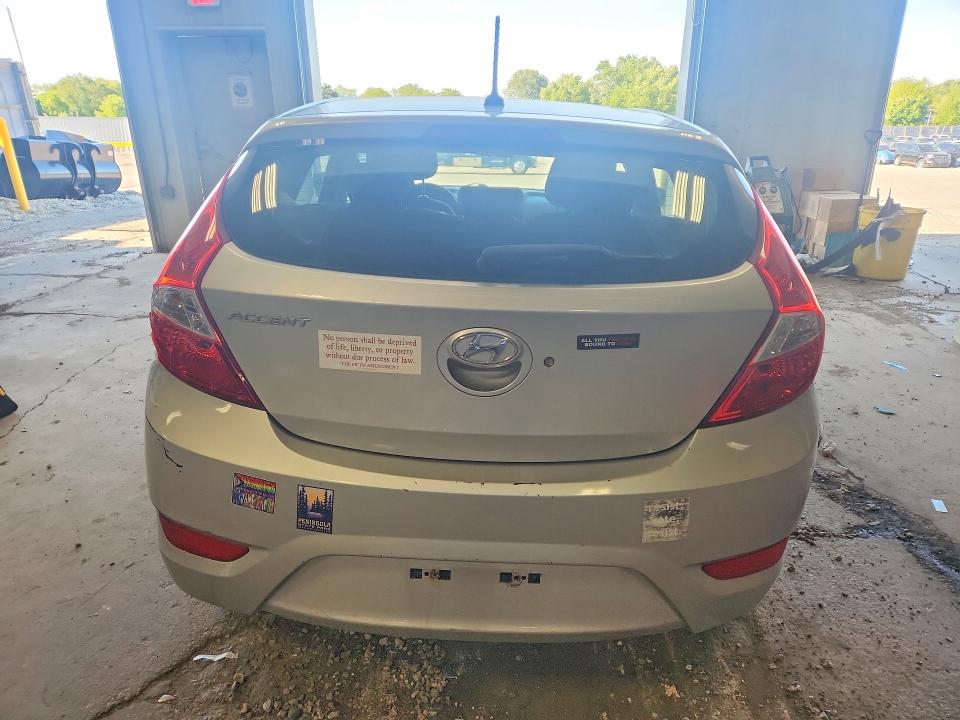 55122576 :رقم المزاد ، KMHCT5AE7HU326390 vin ، 2017 Hyundai Accent مزاد بيع