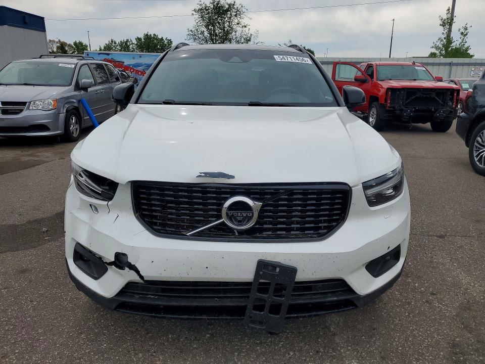 2020 Volvo Xc40 მანქანა იყიდება აუქციონზე, vin: YV4162UM3L2221478, აუქციონის ნომერი: 54711456