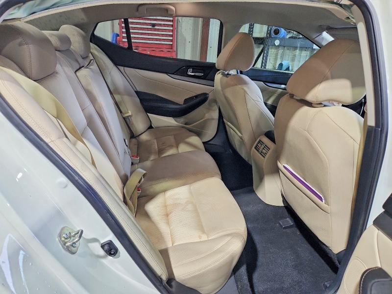 52186176 :رقم المزاد ، 1N4AA6AP5HC430266 vin ، 2017 Nissan Maxima مزاد بيع