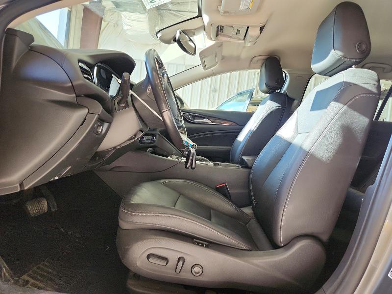 Auction sale of the 2018 Buick Regal Tourx, vin: W04GV8SX7J1174257, lot number: 52503686
