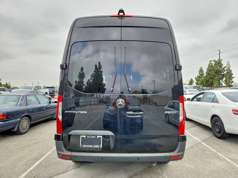 53296476 :رقم المزاد ، W1Z4KFHYXST229769 vin ، 2025 Mercedes-benz Sprinter مزاد بيع