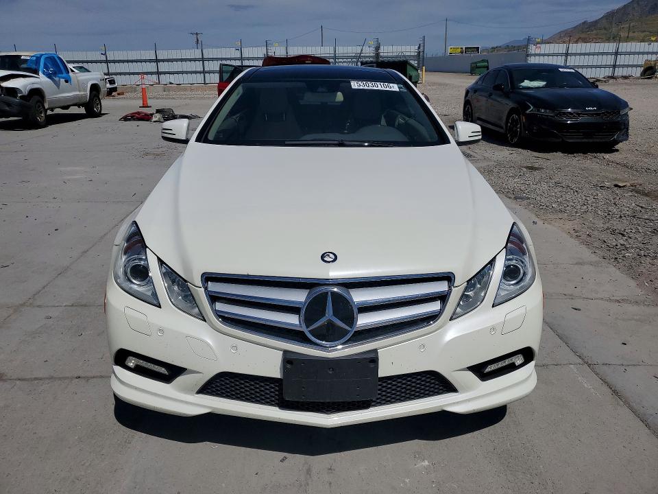 Продажа на аукционе авто 2011 Mercedes-benz E, vin: WDDKJ7CBXBF092168, номер лота: 53030106