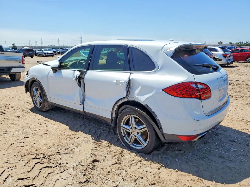 55144556 :رقم المزاد ، WP1AA2A23ELA95915 vin ، 2014 Porsche Cayenne مزاد بيع