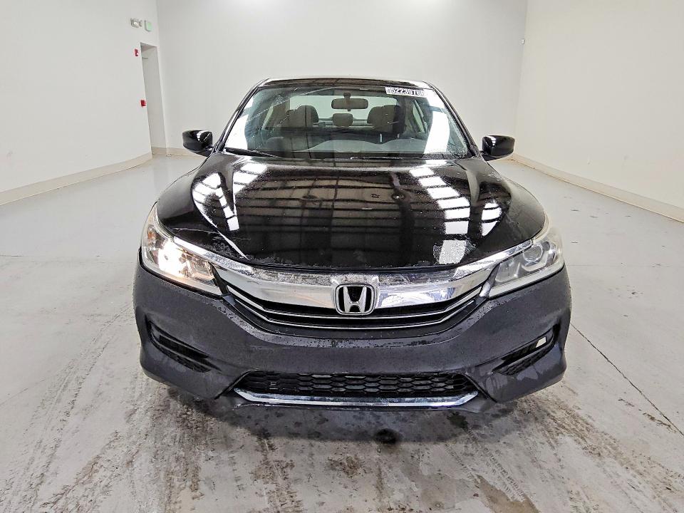 Aukcja sprzedaży 2017 Honda Accord, vin: 1HGCR2F37HA261603, numer aukcji: 52239766