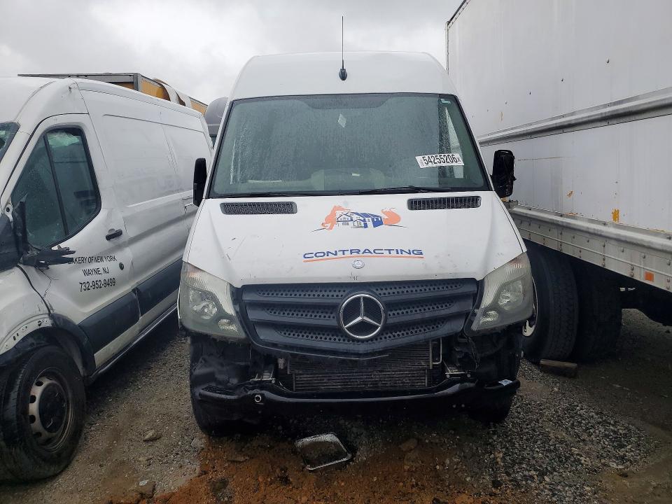54255206 :رقم المزاد ، WD3PF4CC9FP114261 vin ، 2015 Mercedes Benz Sprinter مزاد بيع
