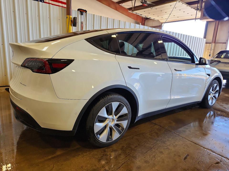 55128936 :رقم المزاد ، 7SAYGDEE2NF331636 vin ، 2022 Tesla Model Y مزاد بيع