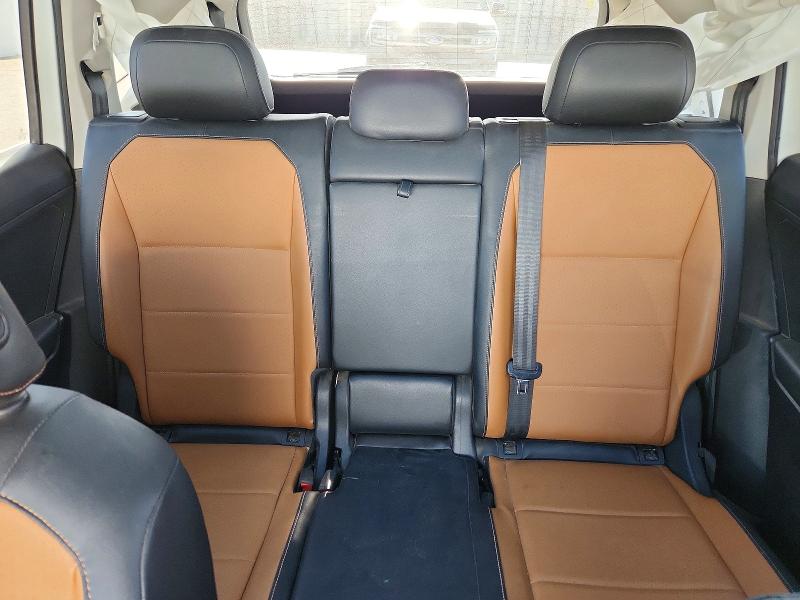 53457176 :رقم المزاد ، 3VV3B7AX2JM161851 vin ، 2018 Volkswagen Tiguan مزاد بيع