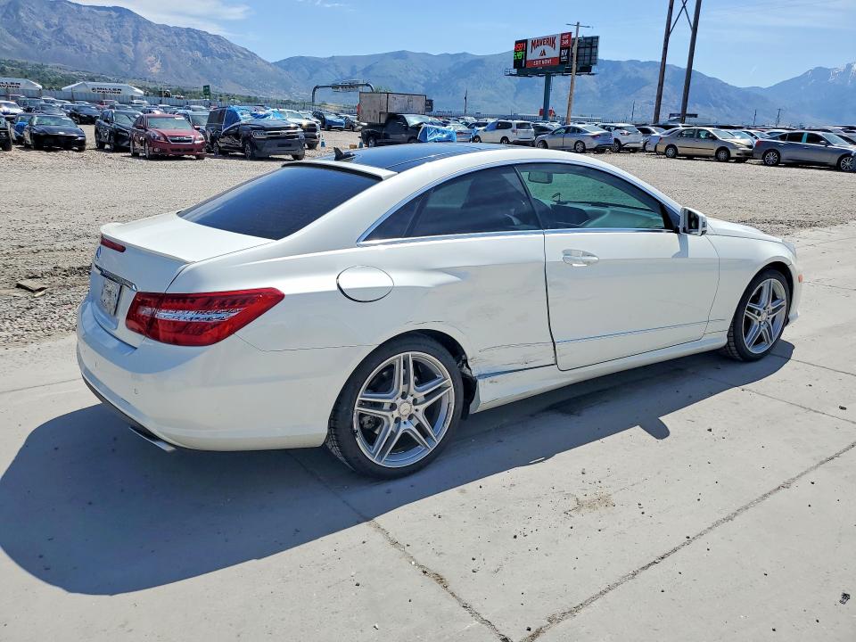 Продажа на аукционе авто 2011 Mercedes-benz E, vin: WDDKJ7CBXBF092168, номер лота: 53030106