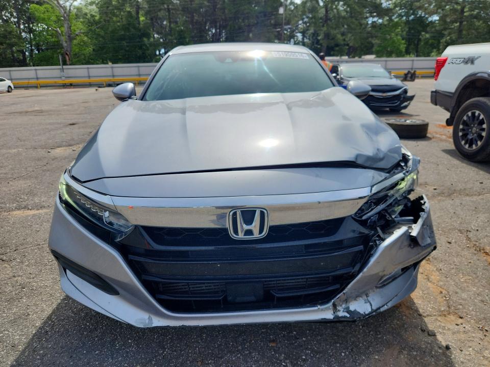 51959516 :رقم المزاد ، 1HGCV1F1XKA100738 vin ، 2019 Honda Accord مزاد بيع