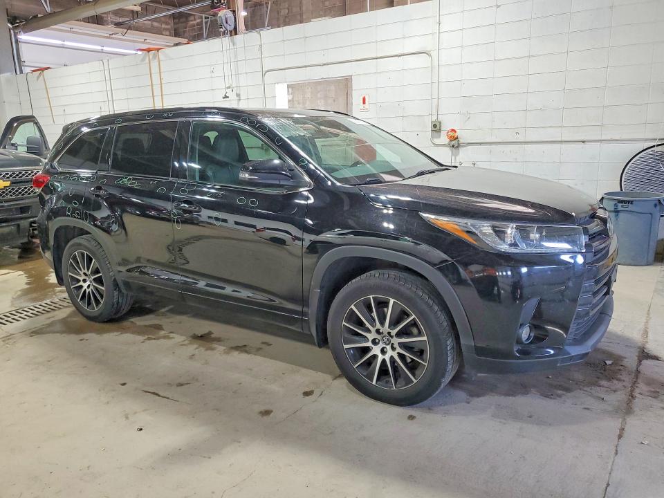 52340616 :رقم المزاد ، 5TDJZRFH6HS443919 vin ، 2017 Toyota Highlander مزاد بيع