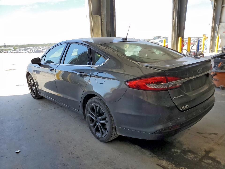 52744206 :رقم المزاد ، 3FA6P0HD0JR281088 vin ، 2018 Ford Fusion مزاد بيع