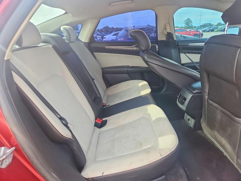 54683626 :رقم المزاد ، 3FA6P0HD5KR132385 vin ، 2019 Ford Fusion مزاد بيع