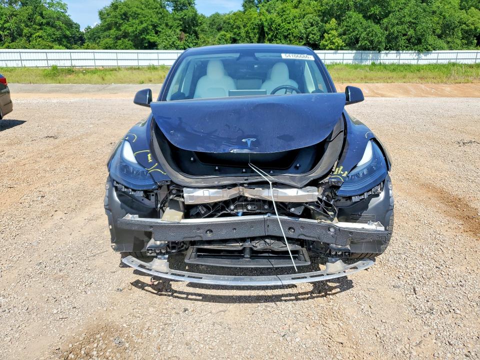 2025 Tesla Model Y მანქანა იყიდება აუქციონზე, vin: 7SAYGDED0SF319813, აუქციონის ნომერი: 54106686