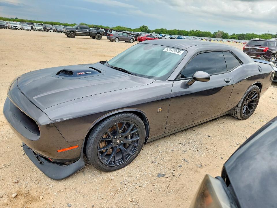 53576076 :رقم المزاد ، 2C3CDZFJ3JH326334 vin ، 2018 Dodge Challenger مزاد بيع