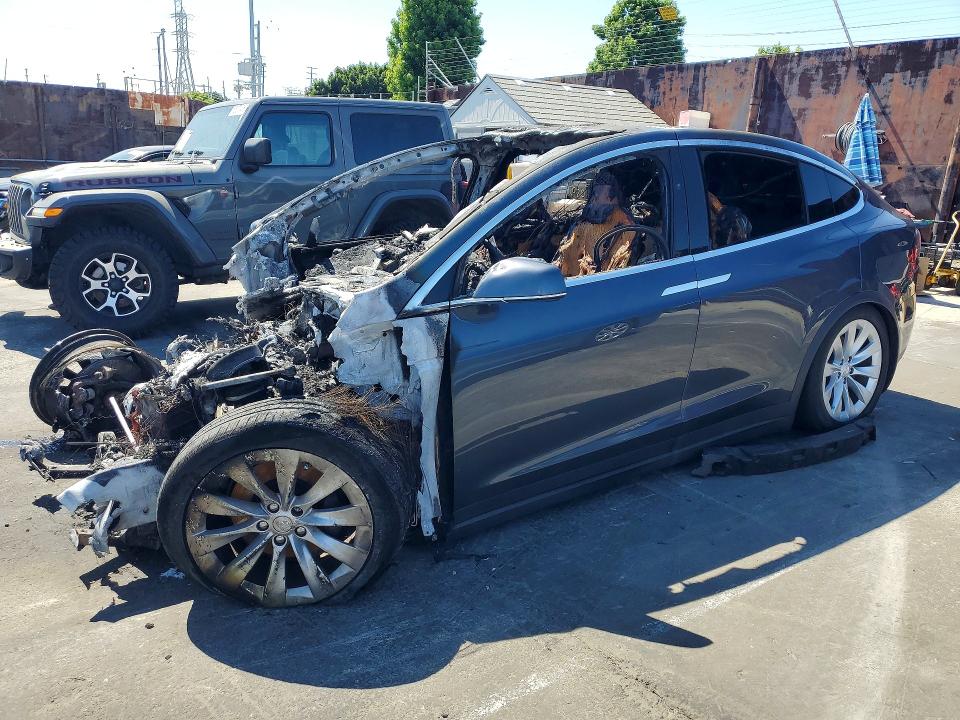 Продаж на аукціоні авто 2018 Tesla Model X, vin: 5YJXCAE26JF087993, номер лоту: 55630786