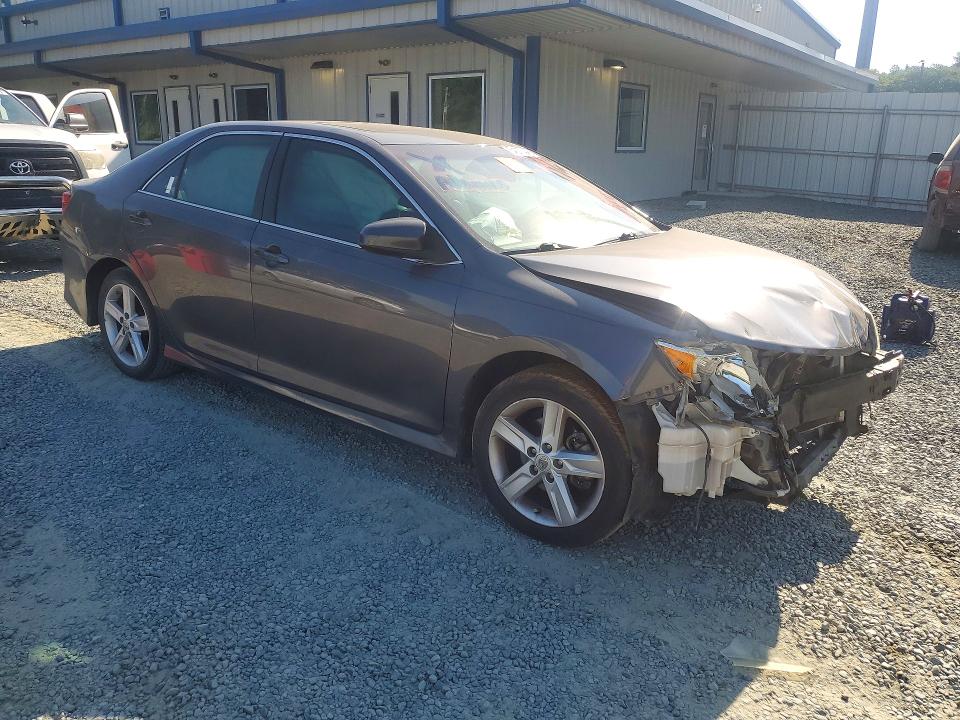 54271446 :رقم المزاد ، 4T1BF1FK2EU862427 vin ، 2014 Toyota Camry مزاد بيع