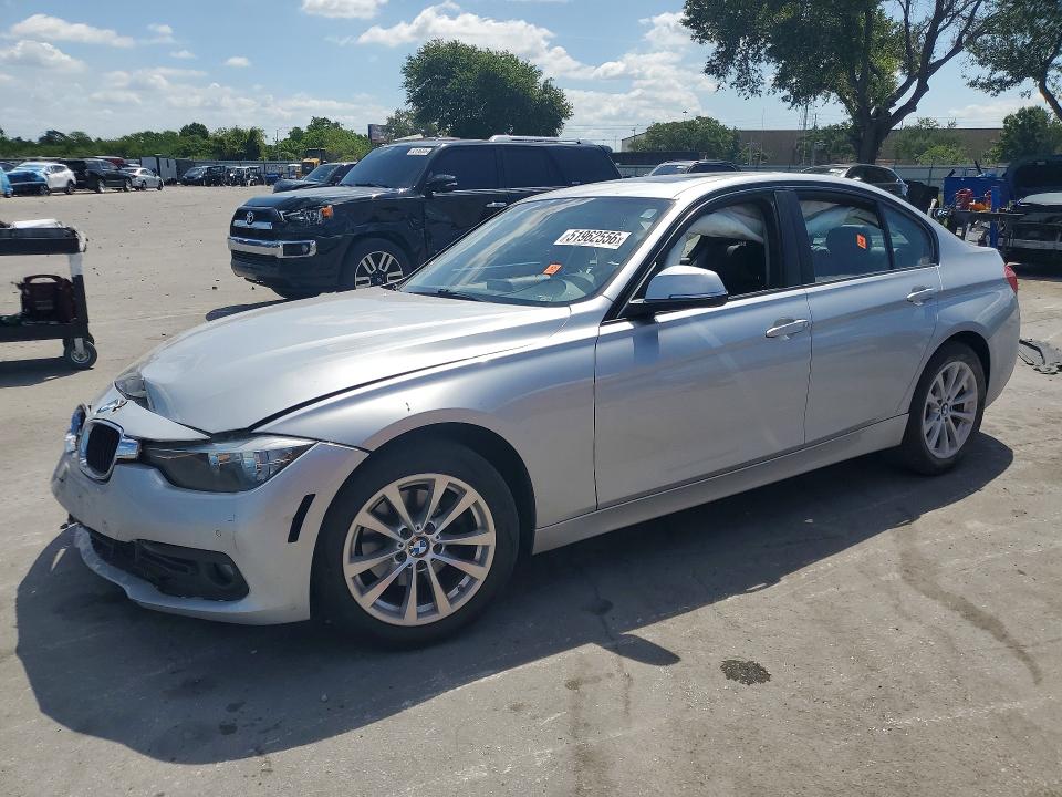 51962556 :رقم المزاد ، WBA8E5G52HNU23077 vin ، 2017 Bmw 320 مزاد بيع