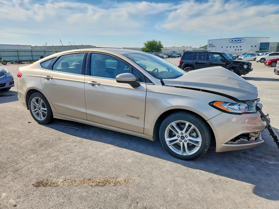51896236 :رقم المزاد ، 3FA6P0UU8JR122020 vin ، 2018 Ford Fusion مزاد بيع