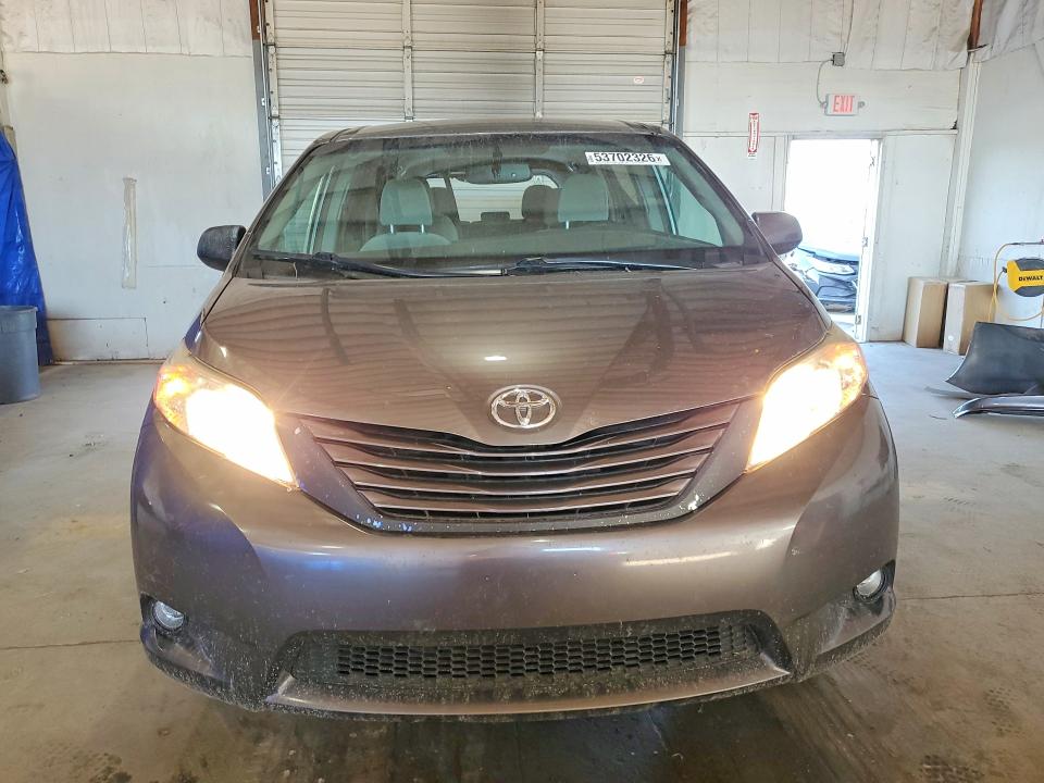 Продажа на аукционе авто 2017 Toyota Sienna, vin: 5TDJZ3DC6HS178309, номер лота: 53702326
