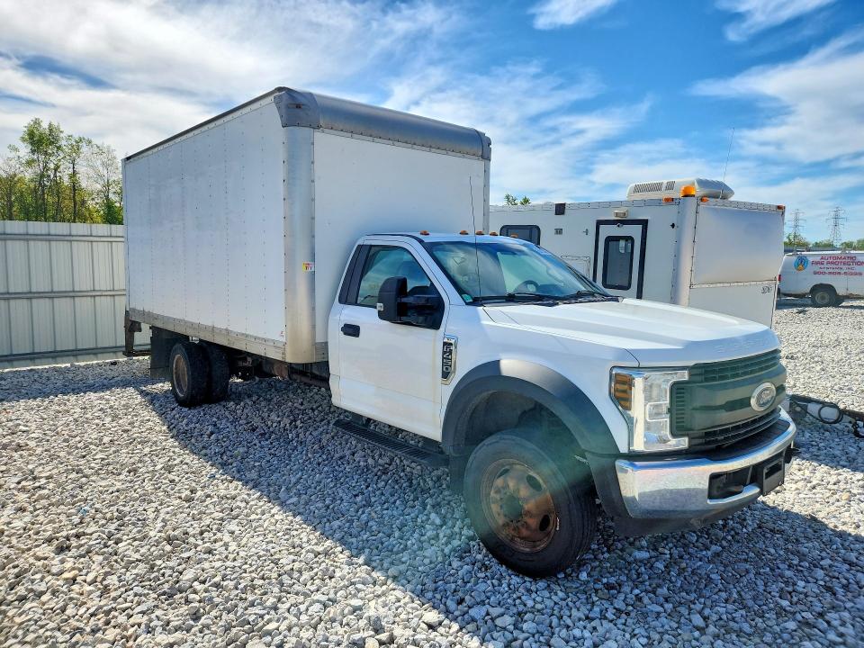 51834176 :رقم المزاد ، 1FDUF4GY9JDA02886 vin ، 2018 Ford F450 مزاد بيع