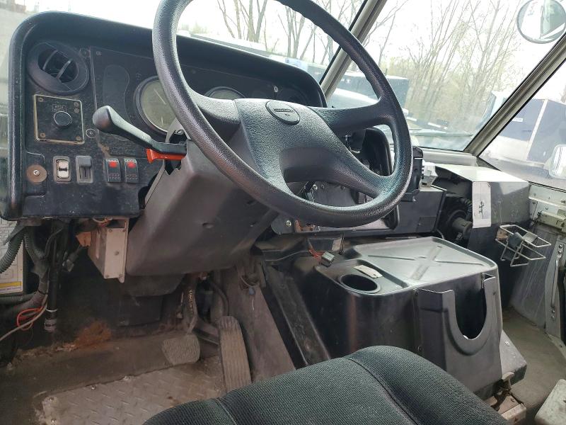 52676366 :رقم المزاد ، 4UZAANBW36CW23423 vin ، 2006 Freightliner Chassis مزاد بيع