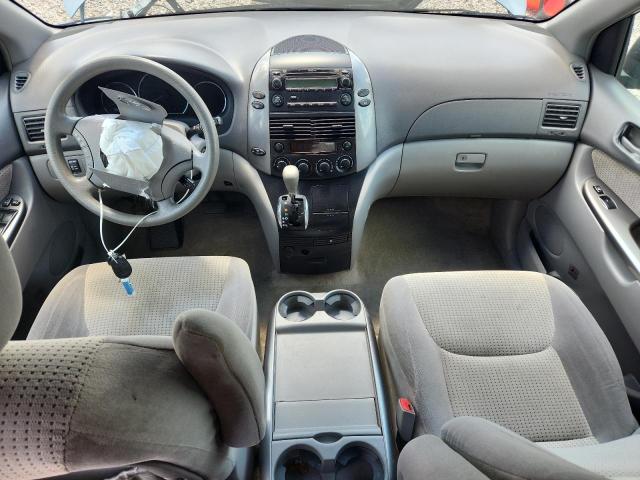 52164346 :رقم المزاد ، 5TDKK4CC1AS334505 vin ، 2010 Toyota Sienna مزاد بيع