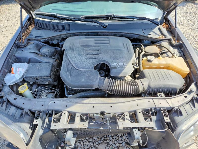 54497226 :رقم المزاد ، 2C3CCABG1JH240633 vin ، 2018 Chrysler 300 مزاد بيع