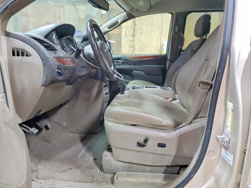 52925536 :رقم المزاد ، 2C4RC1BG2GR128772 vin ، 2016 Chrysler Town & Country مزاد بيع