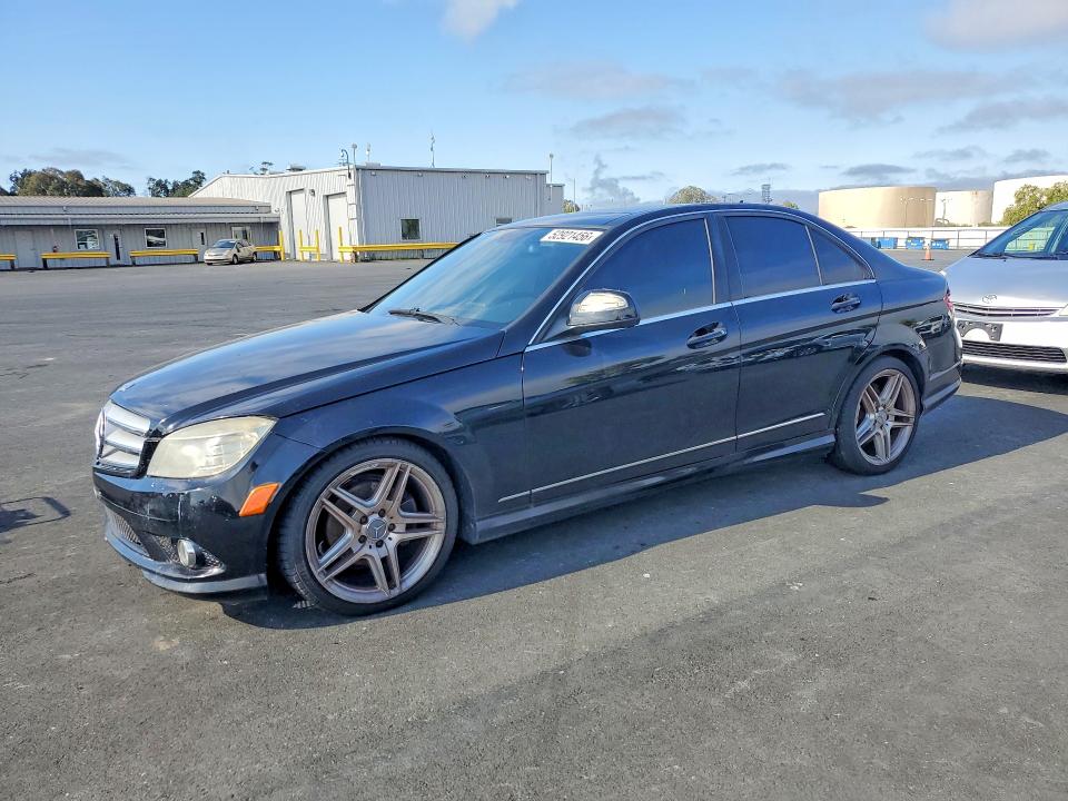 52921456 :رقم المزاد ، WDDGF54X79F234623 vin ، 2009 Mercedes-benz C مزاد بيع