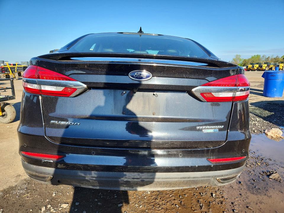 51865426 :رقم المزاد ، 3FA6P0D92LR193275 vin ، 2020 Ford Fusion مزاد بيع