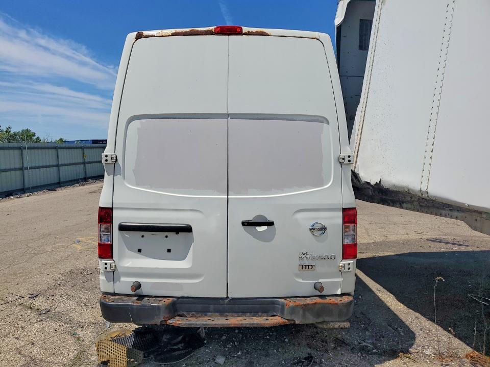 54447206 :رقم المزاد ، 1N6BF0LY5FN800049 vin ، 2015 Nissan Nv مزاد بيع