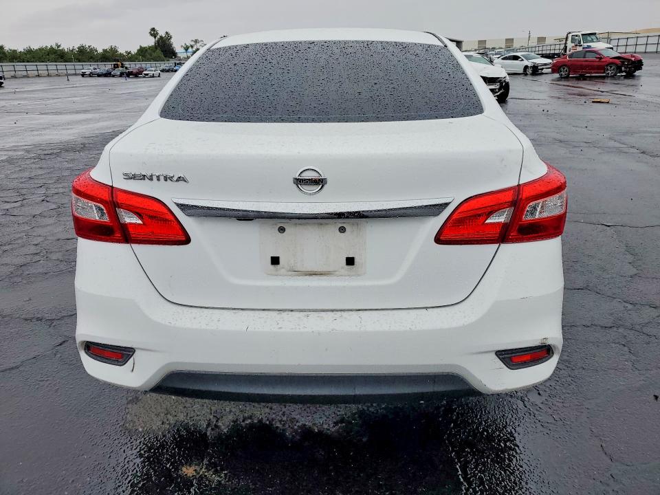 55117026 :رقم المزاد ، 3N1AB7AP4JY228936 vin ، 2018 Nissan Sentra مزاد بيع