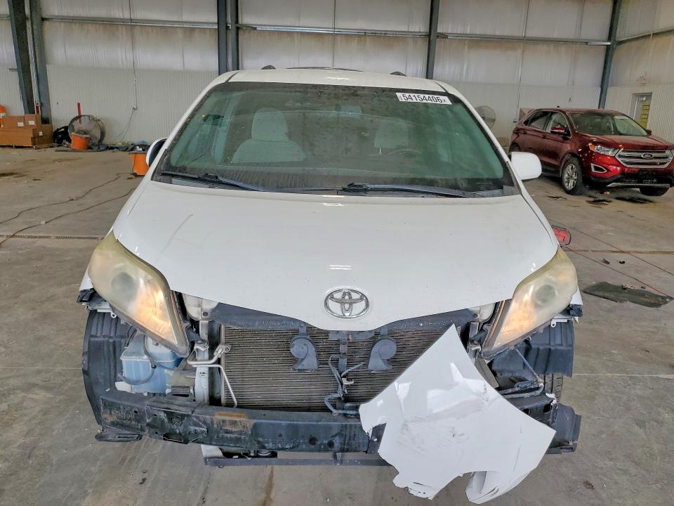 Продажа на аукционе авто 2015 Toyota Sienna, vin: 5TDKK3DC2FS575392, номер лота: 54154406
