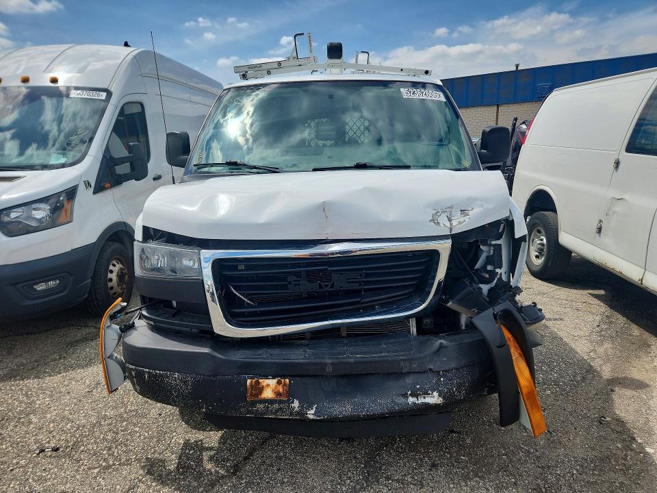 52362606 :رقم المزاد ، 1GTW7FCF3F1129202 vin ، 2015 Gmc Savana مزاد بيع