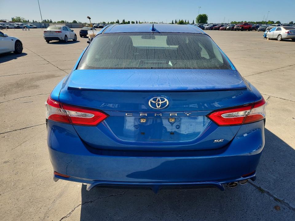 53217926 :رقم المزاد ، 4T1B11HKXKU219203 vin ، 2019 Toyota Camry مزاد بيع
