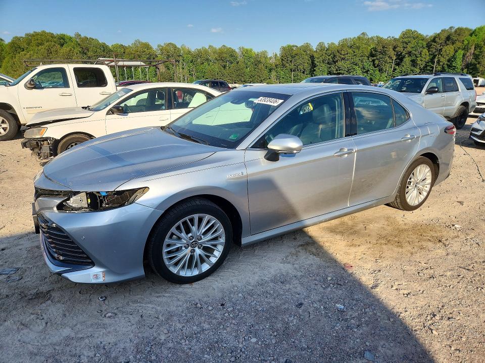 Auction sale of the 2018 Toyota Camry Hybrid, vin: 4T1B21HK4JU001141, lot number: 53938406