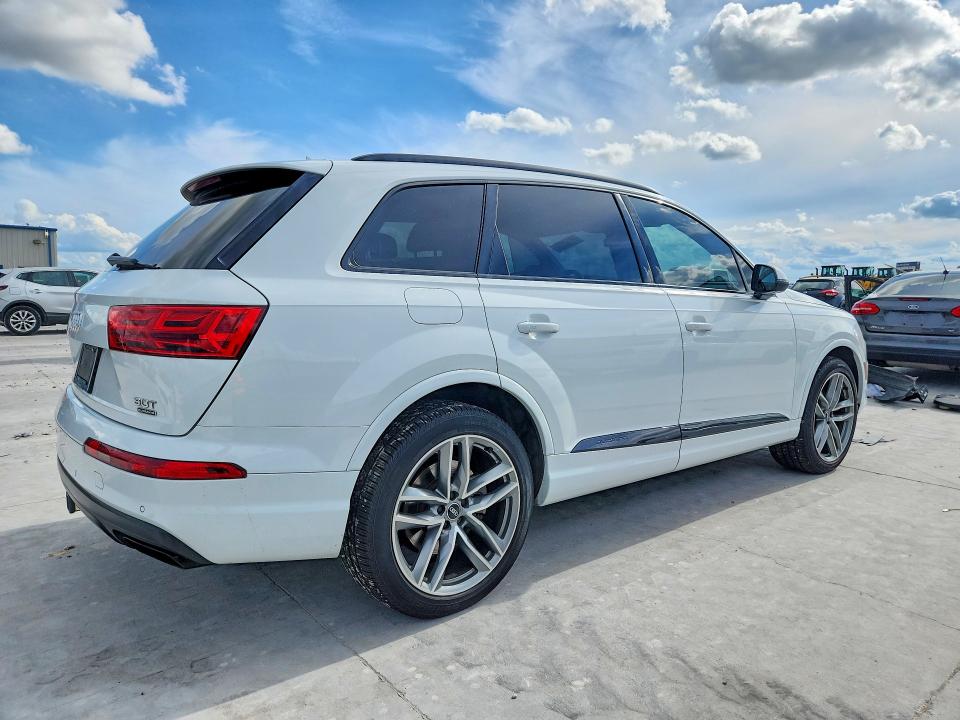 Продажа на аукционе авто 2018 Audi Q7, vin: WA1VAAF75JD042598, номер лота: 55192236