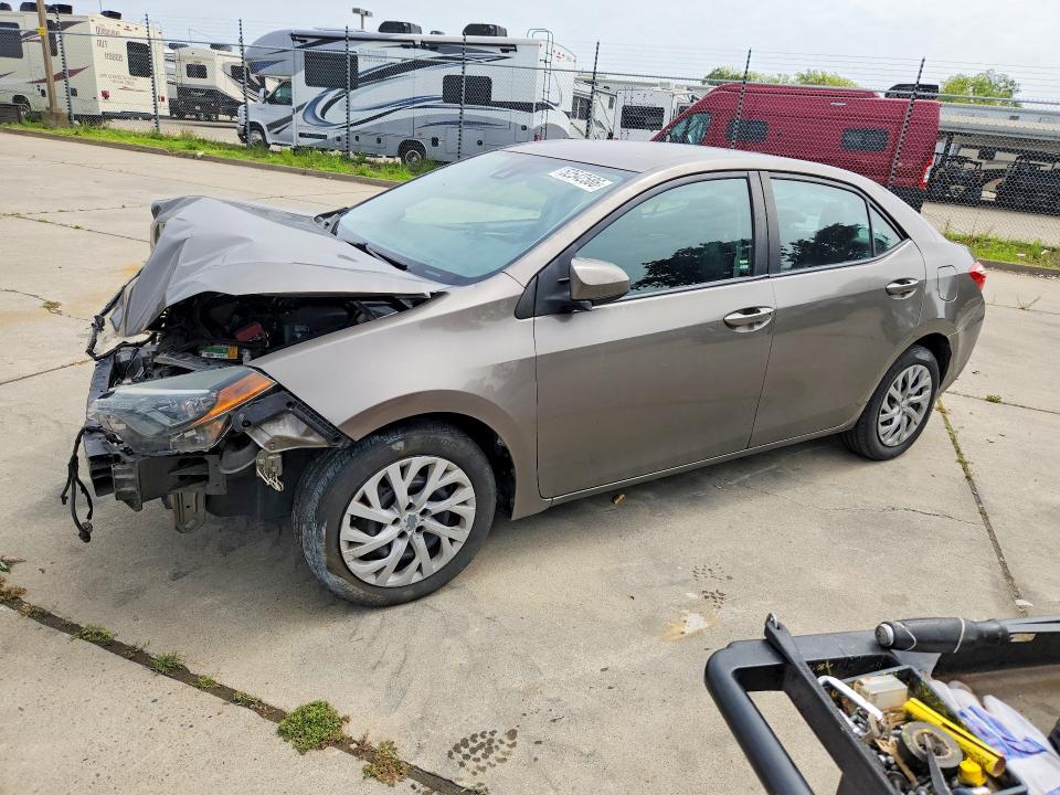 52542586 :رقم المزاد ، 2T1BURHE9JC016786 vin ، 2018 Toyota Corolla مزاد بيع